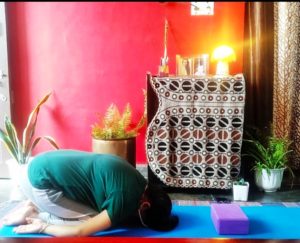 Moving Child Pose to get beautiful and healthy hair. #Hairyoga, yoga sequence for hair