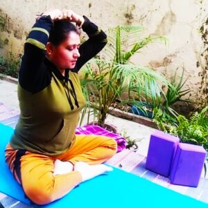 Knuckle taps and head massage to Boost Your memory and concentration