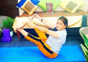 Kundalini Kamal about pose variation. How to yoga for meditation